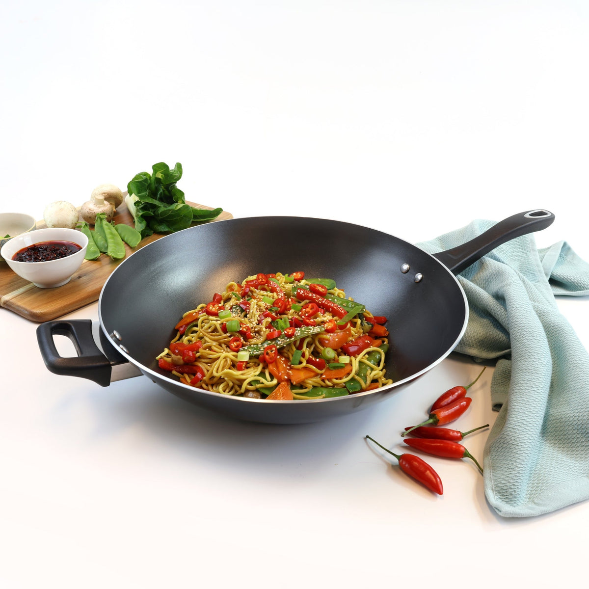 SmartRelease+ Nonstick 36cm Covered Stirfry